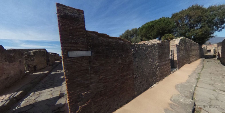Pompei Roman Ruins VR Archeology Home Of Queen Carolina 2
