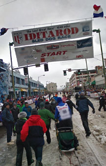 Alaska Sled Racing IDITAROD Sled Dog Race Vr Gps Sports tmb7