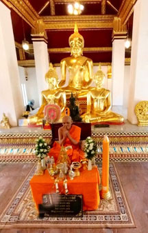 Budhist Temple VR Woramahawihan Mueang Thailand tmb16