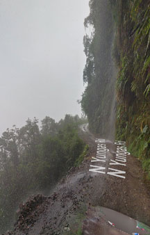 Deadly Death Road Yungas Road Bolivia Travel VR Adventure 360 Links tmb34