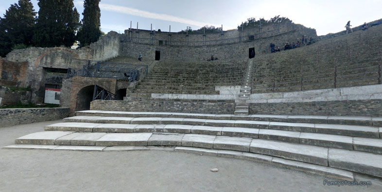 Pompei Roman Ruins VR Archeology Great Theater 1