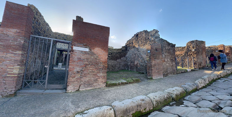 Pompei Roman Ruins VR Archeology House Of Siricus 1