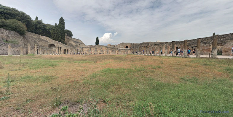 Pompei Roman Ruins VR Archeology Quadriporticus Of The Theaters 2
