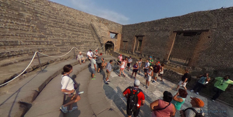 Pompei Roman Ruins VR Archeology Small Theater 1