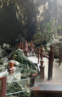 Thien Cung Cave Island VR Vietnam tmb5