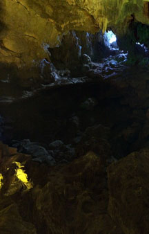 Thien Cung Cave Island VR Vietnam tmb6