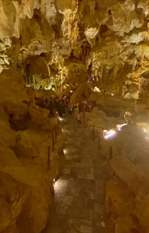 Thien Cung Cave Island VR Vietnam tmb7