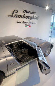 Lamborghini VR Museum Italy Car Showroom tmb7