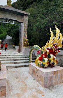 Buddhist Shrine Peaks VR Chao Mae Ruedi Khao-Okthalu tmb2