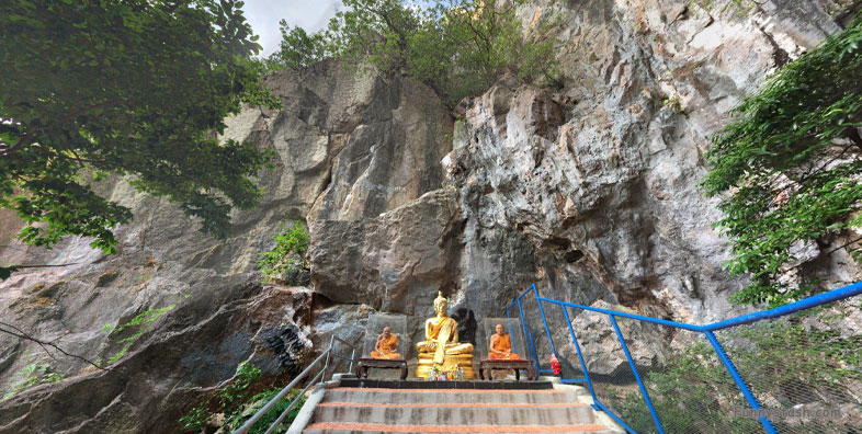 Buddhist Shrine Peaks VR Chao Mae Ruedi Khao-Okthalu
