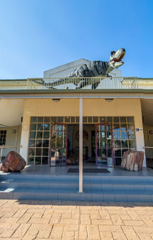 Dinosaur National Museum of Creek Road Australia VR Tourism Locations tmb5