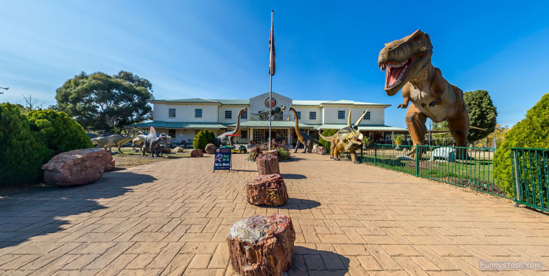 Dinosaur National Museum of Creek Road Australia VR Tourism Locations