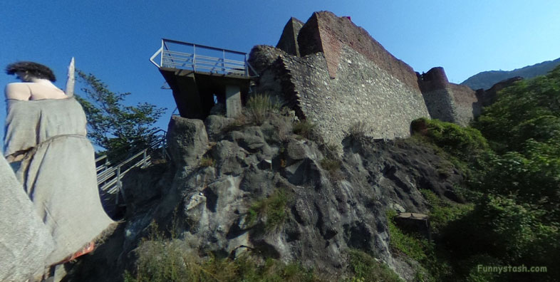 Draculas Real Castle Poenari Castle Mountain Fortress VR Romania 2