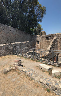 Pompei Roman Ruins VR Archeology Home Of Queen Carolina tmb1