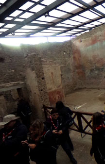 Pompei Roman Ruins VR Archeology House Of Ceii tmb1