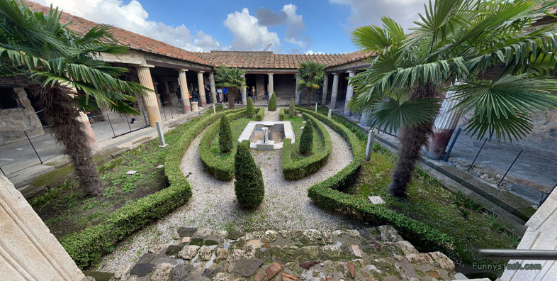Pompei Roman Ruins VR Archeology House Of The Golden Cupids