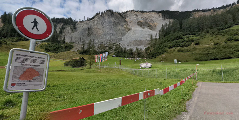Rock Fall Avalanche Town Dangerous Town Switzerland 360 Location