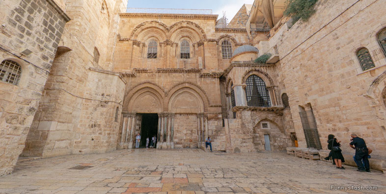 Immovable Ladder Church Sepulchre Jerusalem Tourism VR Gps 1
