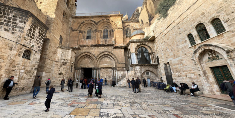 Immovable Ladder Church Sepulchre Jerusalem Tourism VR Gps 2