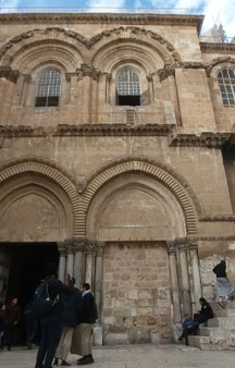 Immovable Ladder Church Sepulchre Jerusalem Tourism VR Gps tmb1